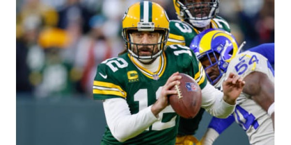 Aaron Rodgers vaatii tiukasti itseään pelaavan joka pelissä